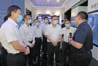 副省长王曦来梅调研工业、科技、教育工作：抓好教育和产业发展 推动苏区加快振兴