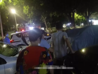 迷路老人不知去向？幸好有他们帮忙...