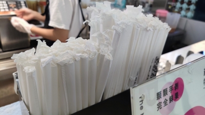 纸质袋、纸吸管、可降解打包盒...梅城市民开启无拘无“塑”生活模式！
