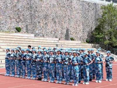 当青春遇上迷彩！蕉岭中学高一军训顺利结营