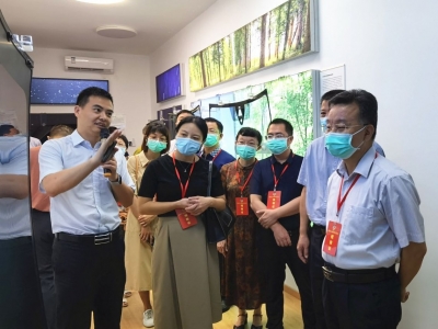 刘耿灵率市政协委员开展重点提案督办调研：强化平台载体建设 引领绿色产业发展