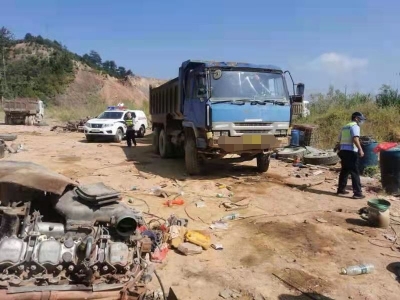 真假大货车？“聪明”司机有意躲避摄像头！交警：让套牌车显原形