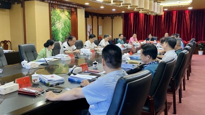 市人大常委会召开党组理论学习中心组学习会和党组会议：积极发挥人大职能 服务梅州振兴发展