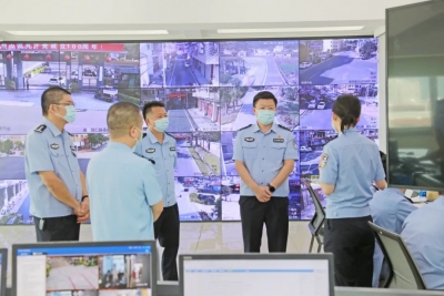 赖宽到大埔县公安局疫情防控专班和集中隔离酒店检查疫情防控工作