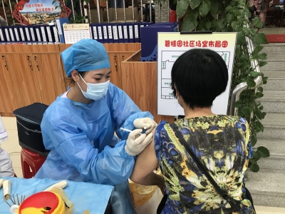 疫苗送上门 服务送到家！梅江区金山街道在碧桂园社区设置新冠疫苗流动接种点