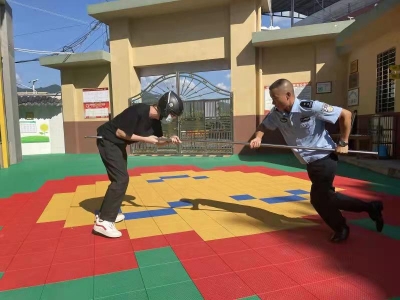 “蒙面歹徒”闯入校园？蕉岭“上演”逼真防暴演练为生命“护航”