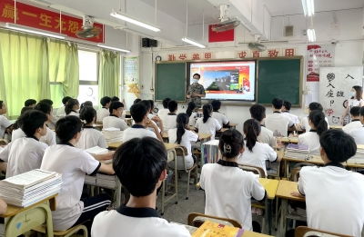 激发学子爱国情怀！梅江区开展“国防教育知识进校园”专题讲课活动