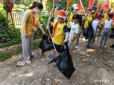 梅江区金山街道开展 “保护母亲河，助力河长制” 金山亲子巡河志愿活动