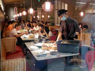 迎双节消费正当时丨市民走出家门享美食！梅州餐饮消费整体回暖~