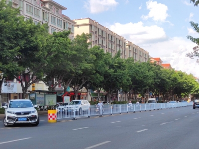 铺设路灯、新增隔离栏、安装自发光道钉…市安委办推动“我为群众办实事”活动走深走实