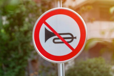 别再哔哔了！今日起梅县区城区所有道路全天候禁鸣喇叭