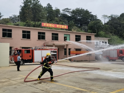 干粉灭火器、消防水枪都用上！梅江区这场消防应急演练，干货满满
