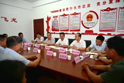 廖茂忠以平远县人大代表正式候选人身份与选民代表见面