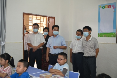 廖茂忠、周小勇检查秋季开学和疫情防控工作：  科学精准落实防控措施  确保平安开学开学平安