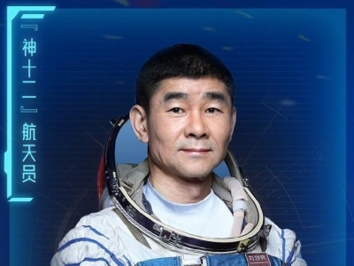 刘伯明：生日终身难忘！以后争取飞得更高更远更久