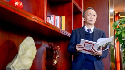 梅州乡贤、广东新南方集团有限公司董事长朱拉伊：引领新南方为抗疟防疫贡献“中国良方”