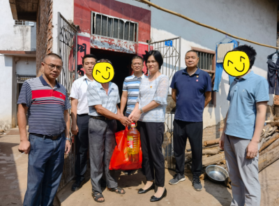 兴宁市新圩镇驻镇帮镇扶村工作队来了...暖！