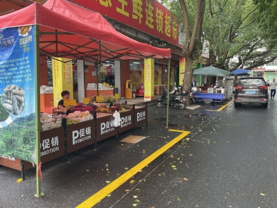 “蜘蛛网”消失、路面“换装”、外墙改造...西阳镇白宫社区“颜值”大升级