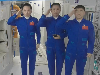 神舟十二号载人飞船完成绕飞及径向交会试验，3名航天员即将启程返回 