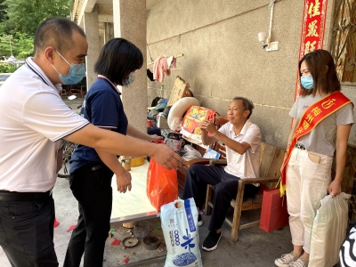 大爱暖人心~梅江区江南街道新中社区开展中秋慰问活动