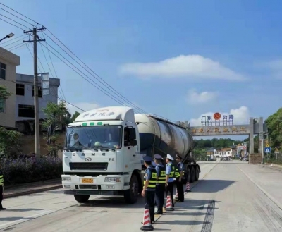台账记录不规范、货物堆放杂乱...蕉岭公安开展流通领域走私违法专项行动