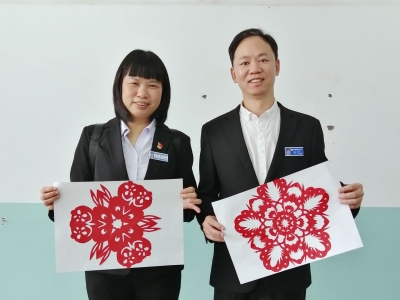 兴宁“支教夫妻档”：执子之手 万里援疆