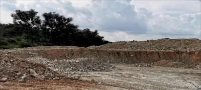 丰顺大龙华镇一瓷土堆料场扬尘污染问题已整改见效