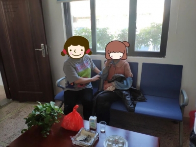 走失20多年 女儿一眼认出流浪的母亲