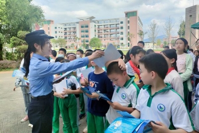 普法教育助成长！梅县区公安法制宣传进校园
