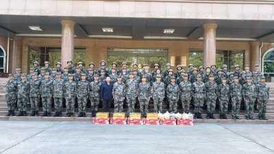 入营座谈鼓士气！梅州回访组赴山东回访新兵