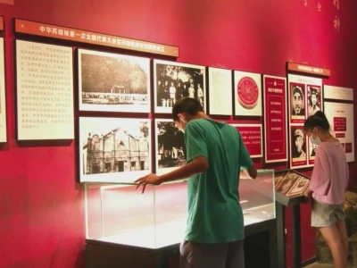 国庆假期，平远红色旅游跟天气一样热！