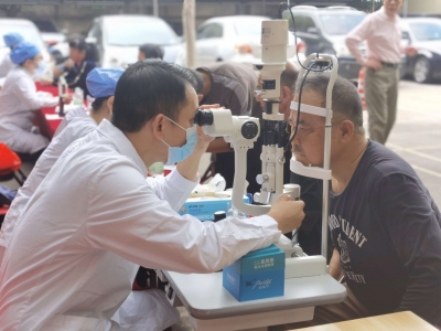 关爱老人暖人心！梅江区委老干部局组织开展专家义诊送健康活动