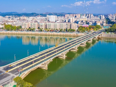 问“gí”哪得清如许？