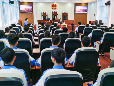 庭审活动“搬”进校园！平远这场法治课让学生们收获满满