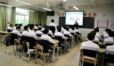 广东省法官协会联合梅州市法官协会开展  “送法进校园、进乡村”民法典普法活动