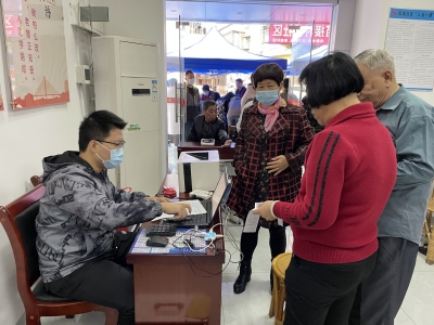 便民！梅江区江南街道凤尾社区设置流动新冠疫苗接种点啦