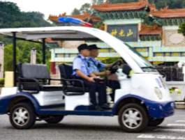 重阳登高赏美景，他们一直在身边守护平安 