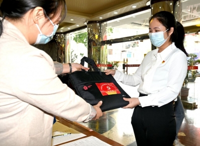 代表今天报到，中共平远县第十四次代表大会明天开幕！