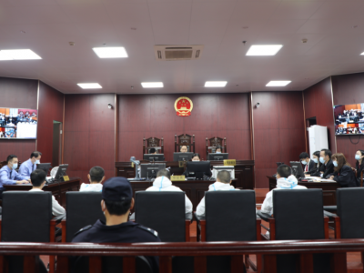 非法售卖微信外挂，他们牟利20多万元，最终坐上被告席...