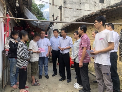 一场特殊的现场办公会，驻镇帮村工作队情系困难群众，贴心解难题…