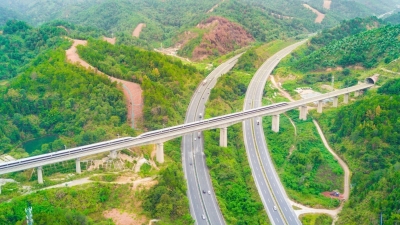 聚焦党代会丨过去五年，基础设施、城乡面貌日益改善！