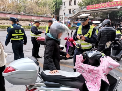 加强摩电整治力度！梅州多部门联合整治梅城校园周边交通违法行为