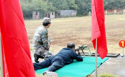 学习军事技能，接受国防教育！梅州组织领导干部参加军事日活动