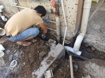 梅龙商城路面污水横流！相关部门迅速整改处置