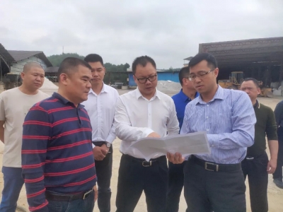 周小勇率轻骑服务队到部分企业、重点项目调研