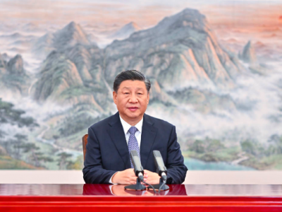 习近平出席亚太经合组织工商领导人峰会并发表主旨演讲