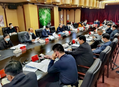 市人大常委会召开党组理论学习中心组学习会和党组会议：从百年党史中汲取奋斗力量  推动新时代人大工作新发展