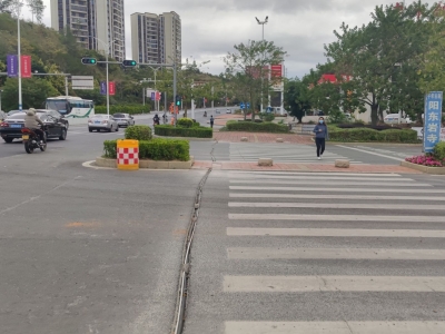 新闻追踪丨梅城秀兰大桥江北端红绿灯已“返工”！