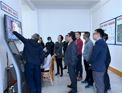 徐甦调研梅江区基层智慧治理工作