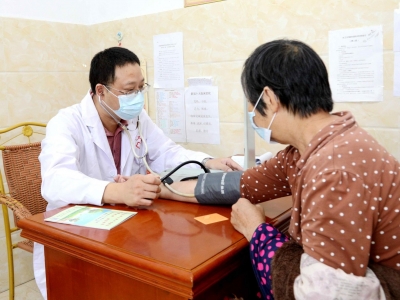 “梅州市好村医”张国锋：坚持行医梦想 守护乡亲健康
